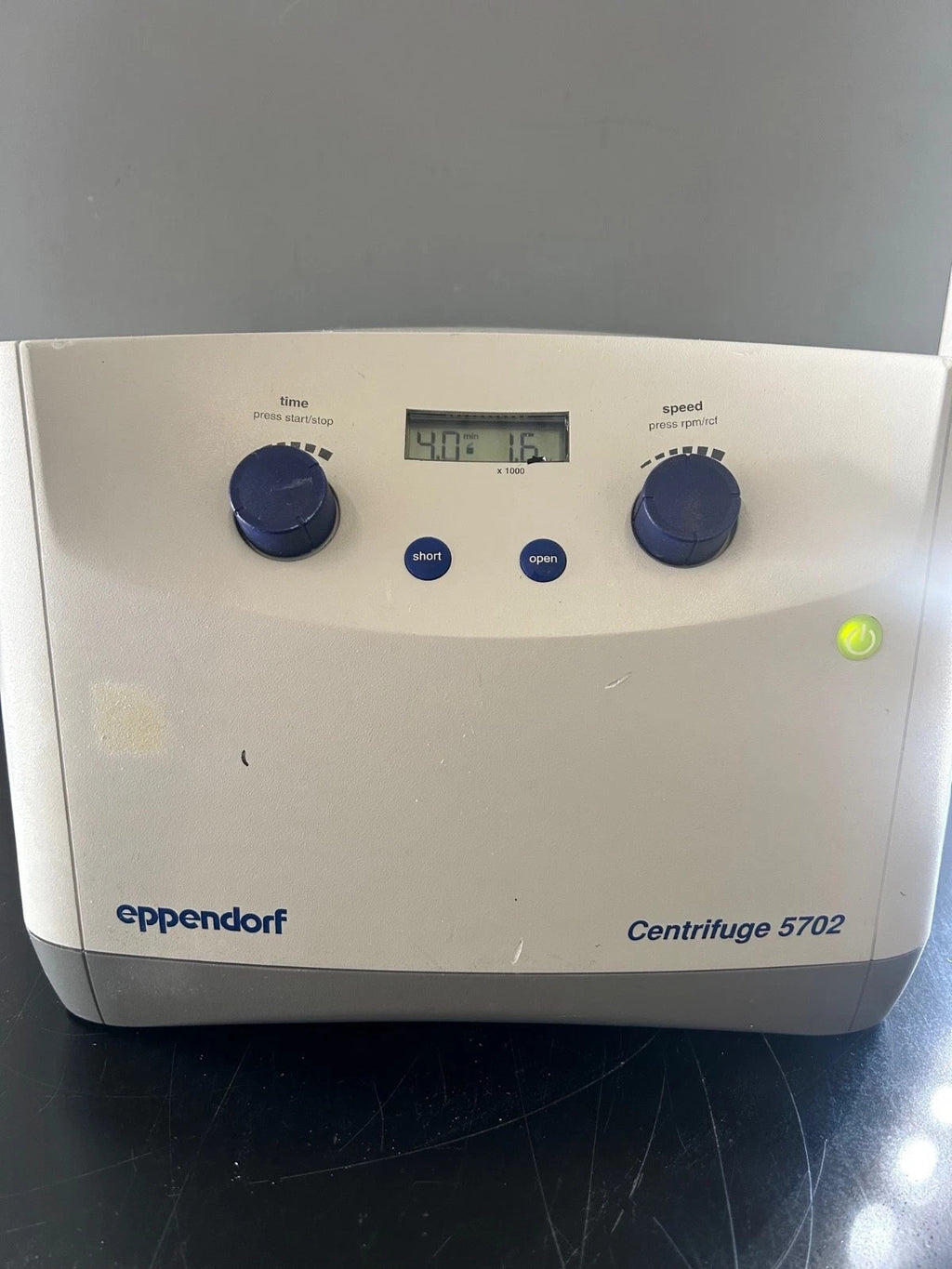 Eppendorf 5702 Centrifuge with A-4-38 Rotor